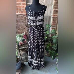 Elan Black and White Patterned Maxi Dress